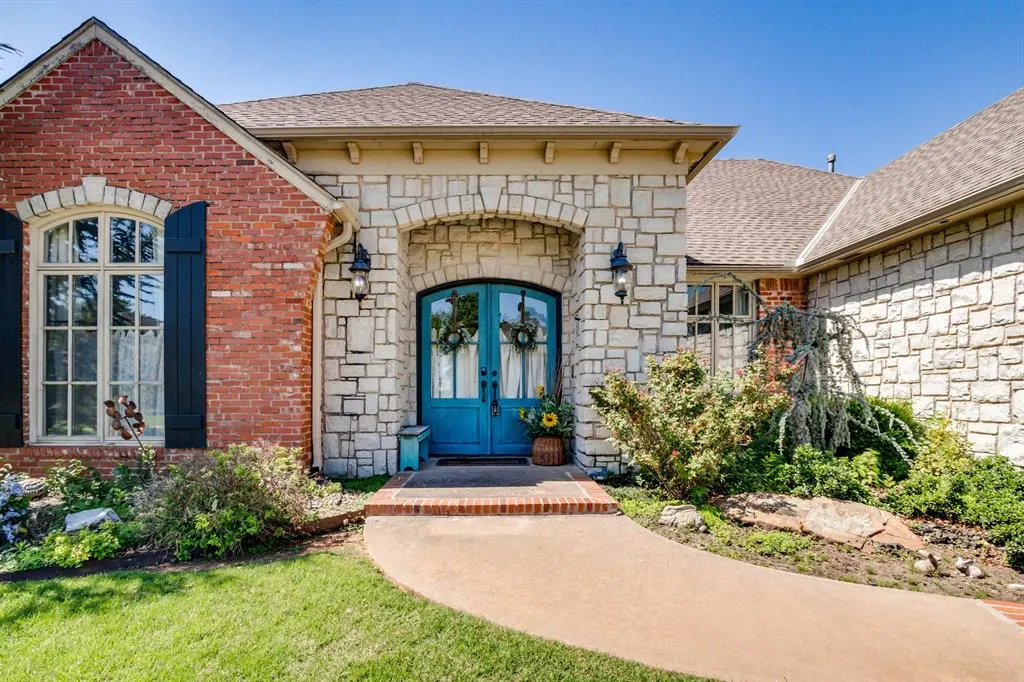 Photo 4 — 1832 Red Prairie Drive, Edmond, OK 73025
