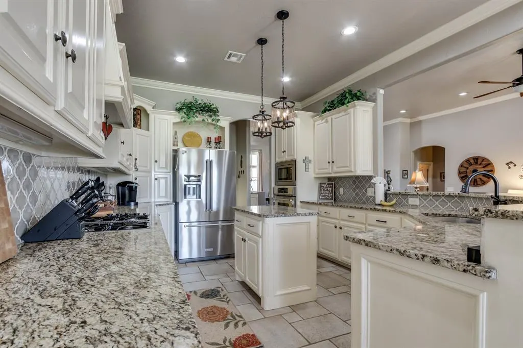 Photo 19 — 1832 Red Prairie Drive, Edmond, OK 73025