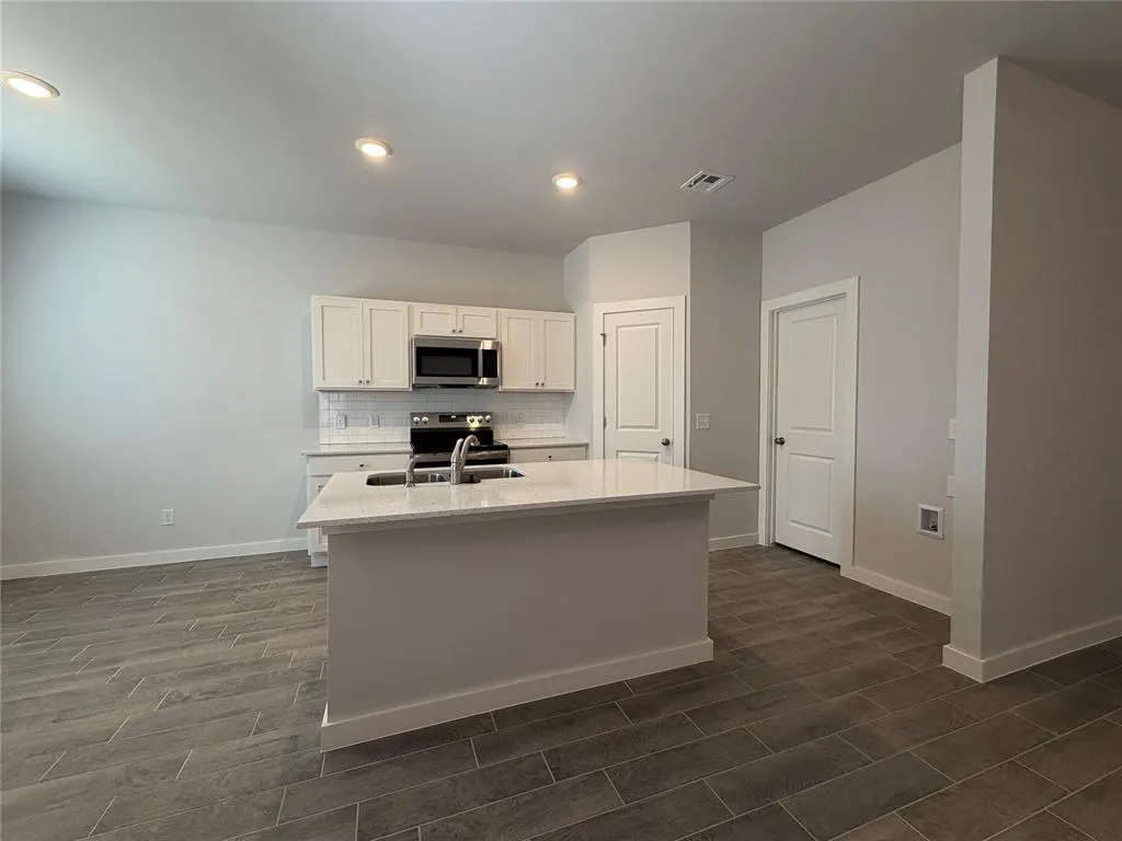Photo 4 — 17380 Lantana Loop, Newalla, OK 74857