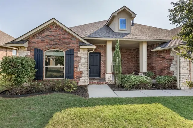 Photo 2 — 6528 NW 163rd Terrace, Edmond, OK 73013