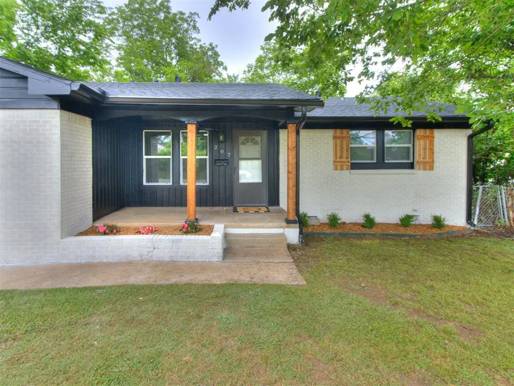 Photo 4 — 207 E Beech Street, Tecumseh, OK 74873