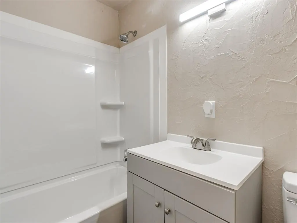 Photo 19 — 207 E Beech Street, Tecumseh, OK 74873