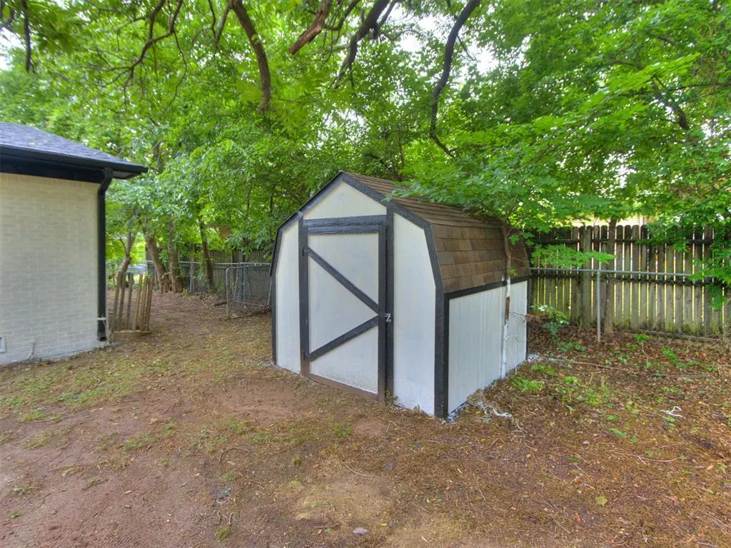 Photo 36 — 207 E Beech Street, Tecumseh, OK 74873