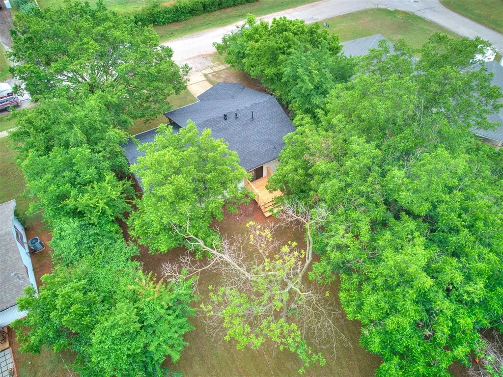 Photo 41 — 207 E Beech Street, Tecumseh, OK 74873