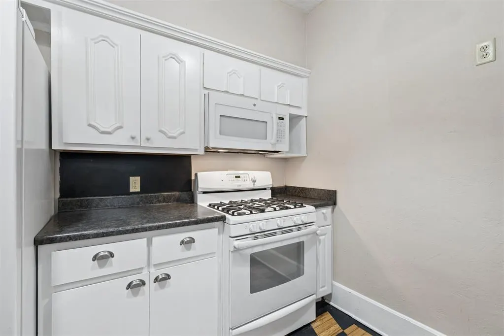 Photo 15 — 930 S Pickard Avenue, Norman, OK 73069