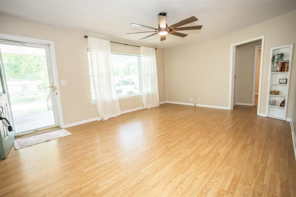 Photo 7 — 806 Myrtle Drive, Tecumseh, OK 74873