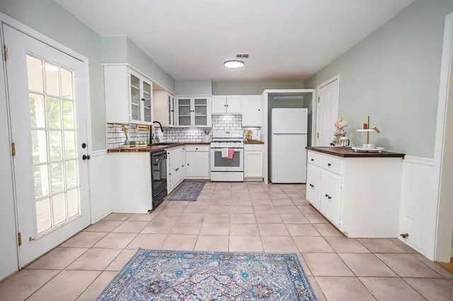 Photo 8 — 806 Myrtle Drive, Tecumseh, OK 74873