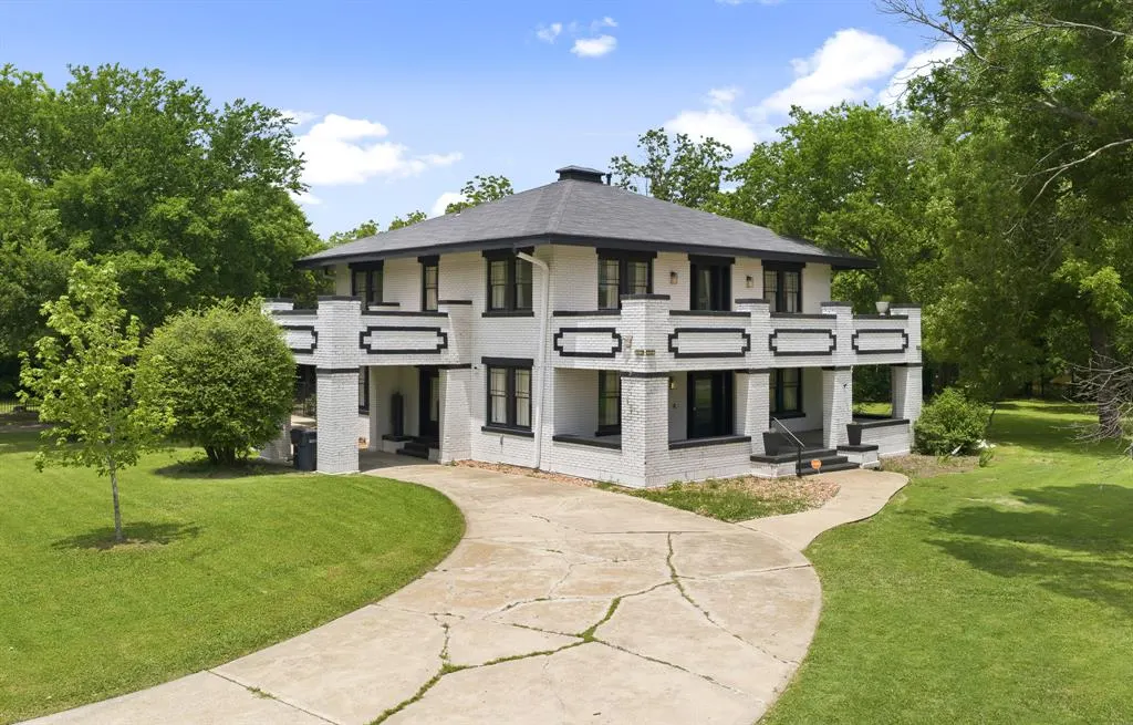 Photo 2 — 1303 NW Harris Street, Ardmore, OK 73401
