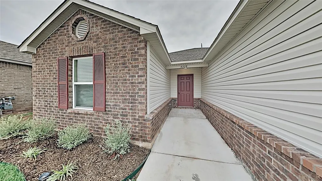 Photo 2 — 4328 Umbria Road, Oklahoma City, OK 73179