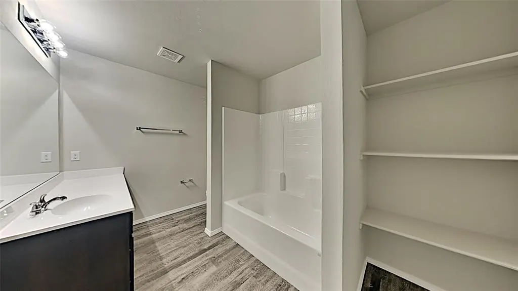 Photo 11 — 4328 Umbria Road, Oklahoma City, OK 73179