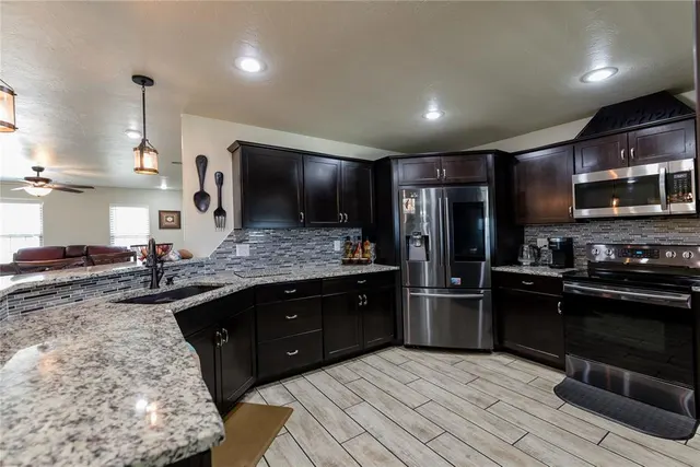 Photo 3 — 148 E Bonita Drive, Elk City, OK 73644
