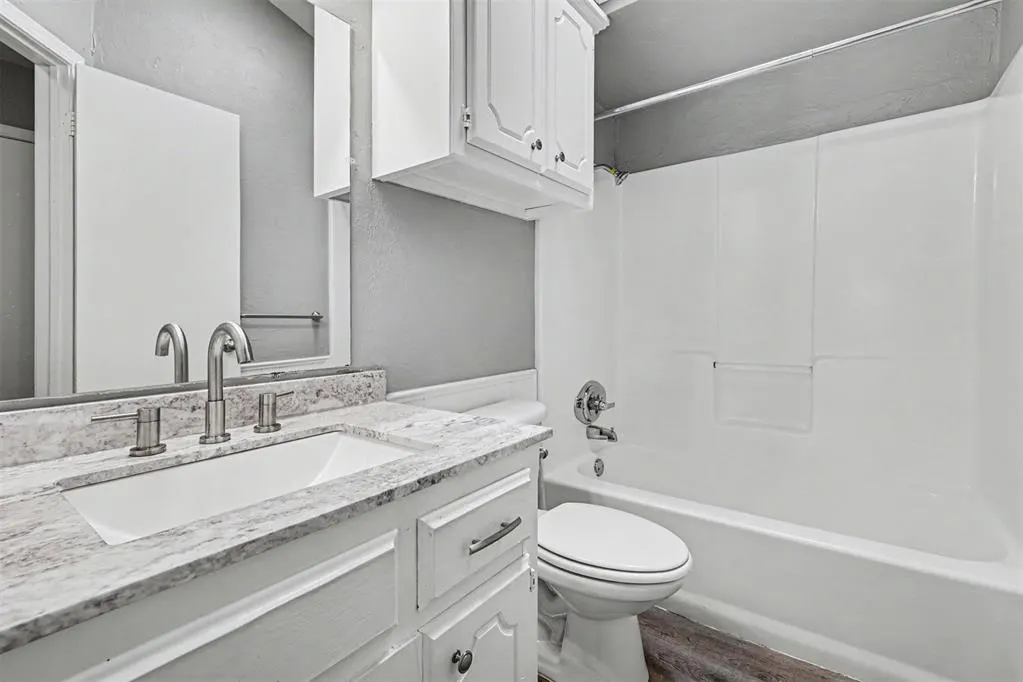 Photo 13 — 2136 Meench Drive, Moore, OK 73170