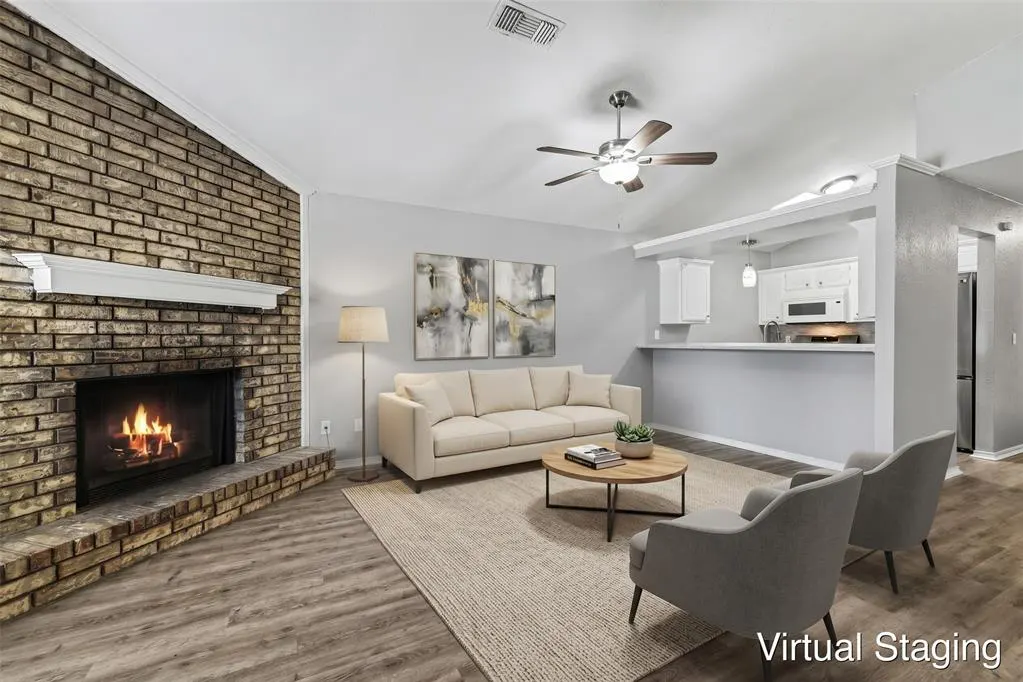 Photo 4 — 2136 Meench Drive, Moore, OK 73170