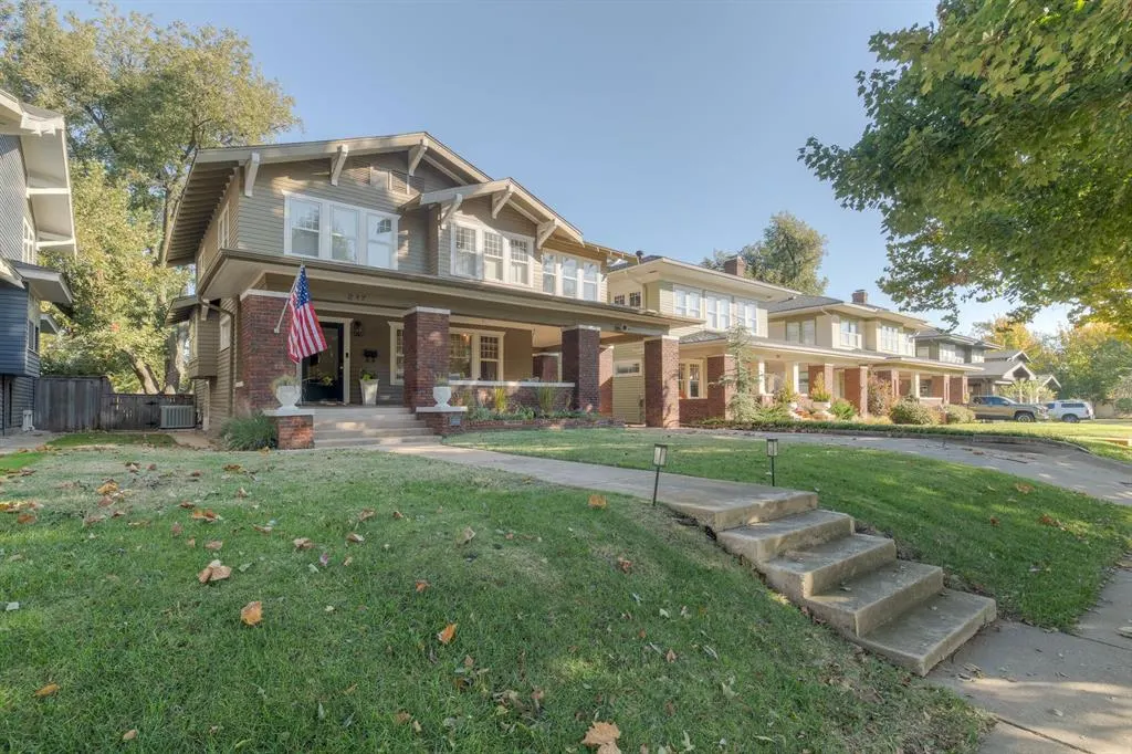 Photo 2 — 217 NW 20th Street, Oklahoma City, OK 73103