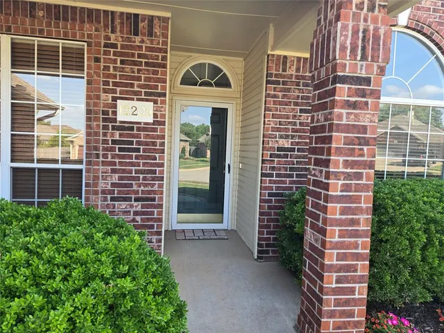 Photo 4 — 12209 Village Lane, Oklahoma City, OK 73170