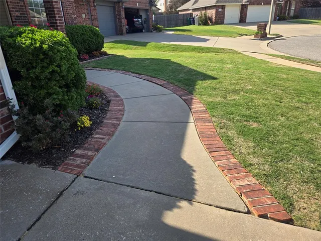 Photo 5 — 12209 Village Lane, Oklahoma City, OK 73170