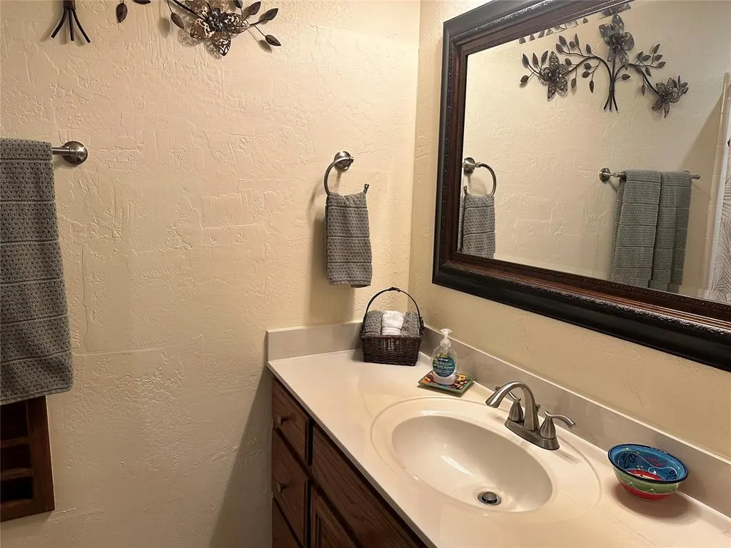 Photo 33 — 12209 Village Lane, Oklahoma City, OK 73170