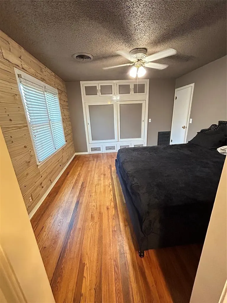 Photo 3 — 414 N Broadway Avenue, Hobart, OK 73651