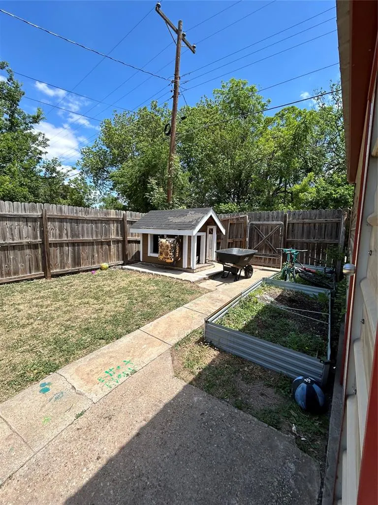 Photo 39 — 414 N Broadway Avenue, Hobart, OK 73651