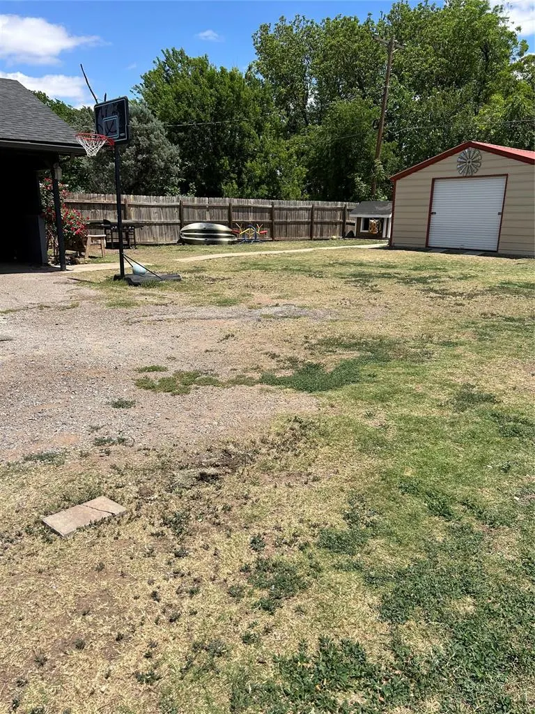Photo 41 — 414 N Broadway Avenue, Hobart, OK 73651