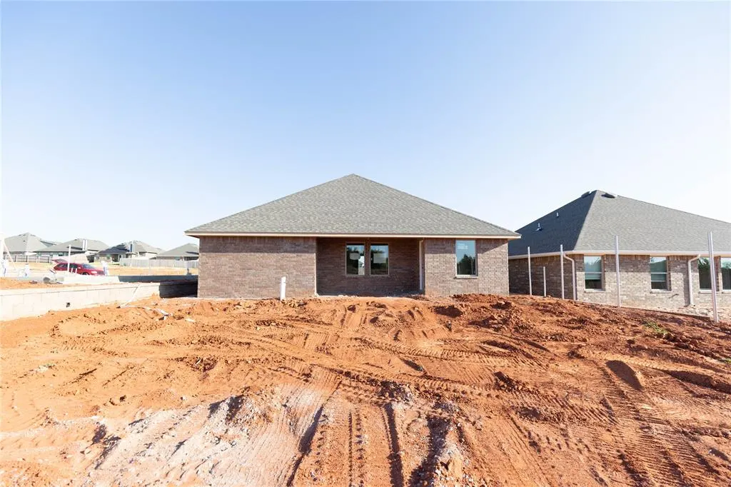 Photo 21 — 10348 SW 56th Street, Mustang, OK 73064