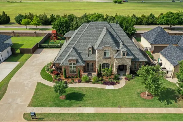 Photo 2 — 8041 NW 134th Terrace, Oklahoma City, OK 73142