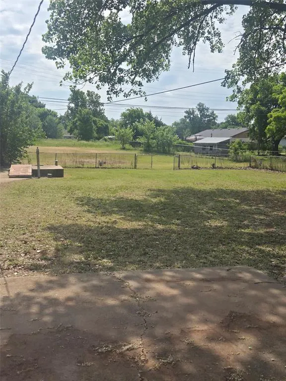 Photo 2 — 1724 Haynie Lane, Prague, OK 74864