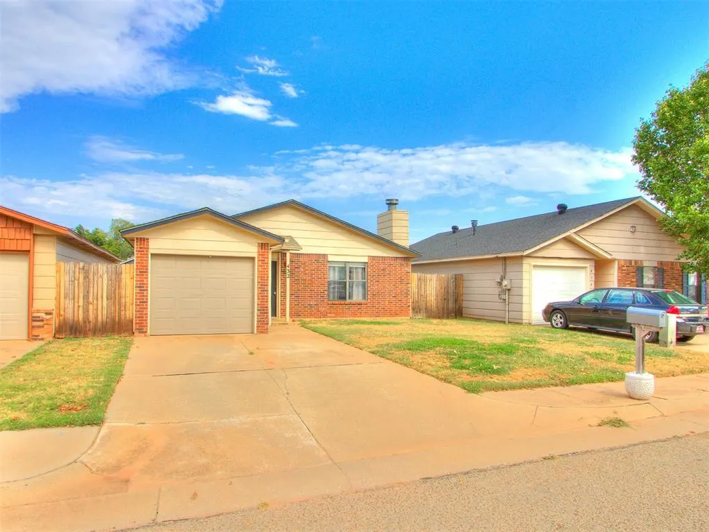 Front exterior — 432 Dauphin Avenue, Edmond, OK 73034