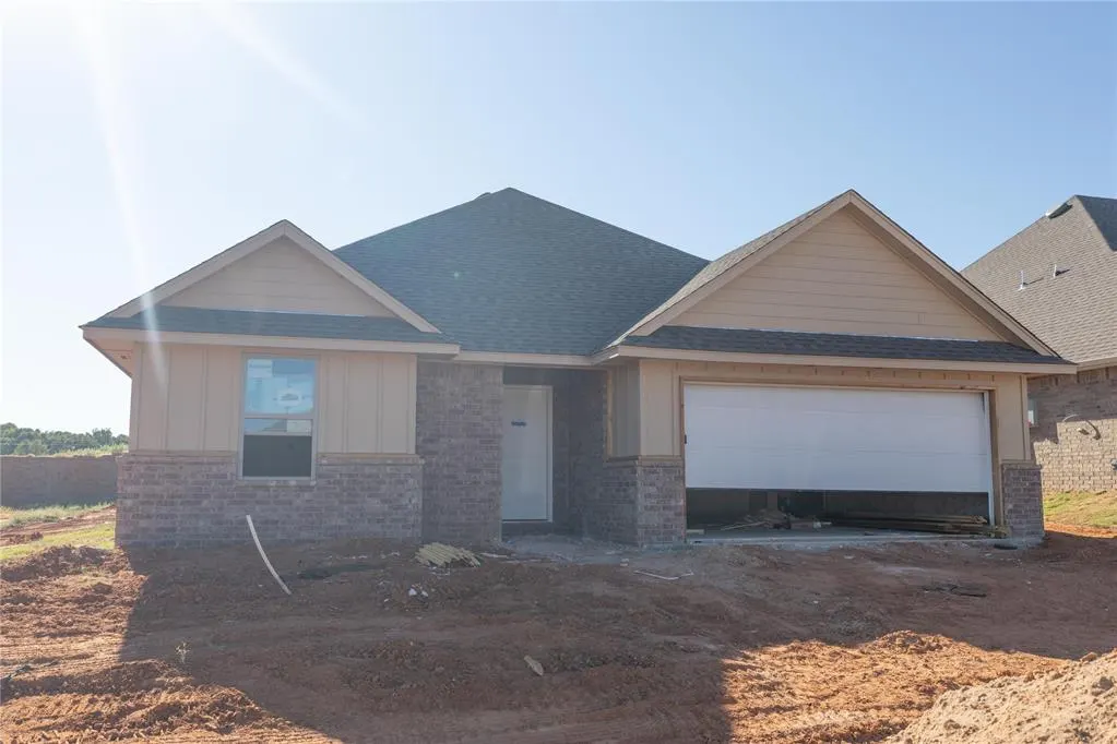 Photo 2 — 805 Westfall Boulevard, Choctaw, OK 73020