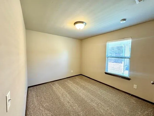 Photo 8 — 433 Argos Road, Yukon, OK 73099