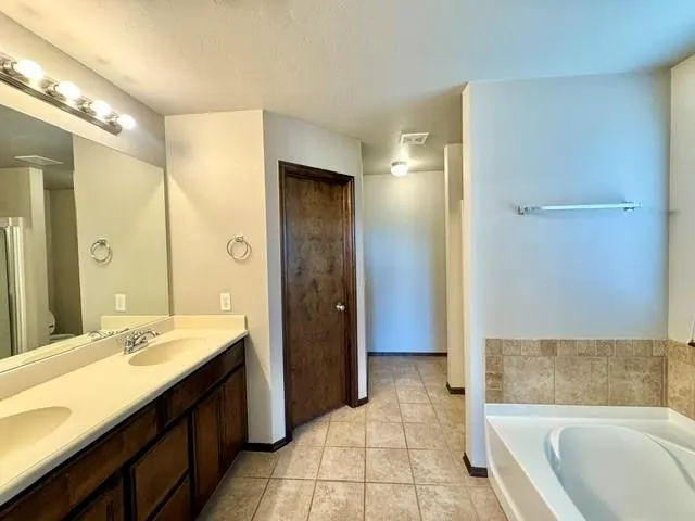 Photo 26 — 433 Argos Road, Yukon, OK 73099