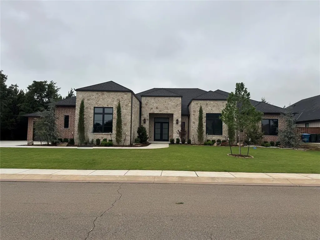 Front exterior — 5017 Deerfield Drive, Edmond, OK 73034