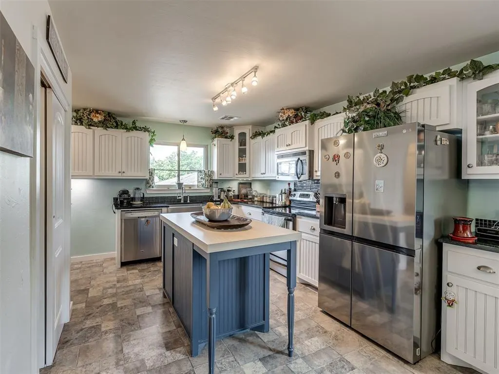 Photo 6 — 3713 N Peniel Avenue, Bethany, OK 73008