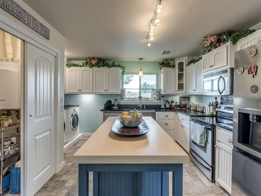 Photo 7 — 3713 N Peniel Avenue, Bethany, OK 73008
