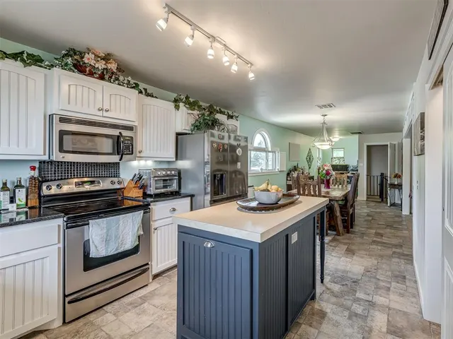 Photo 8 — 3713 N Peniel Avenue, Bethany, OK 73008