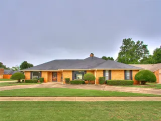 Sold home at 613 Inverness Court