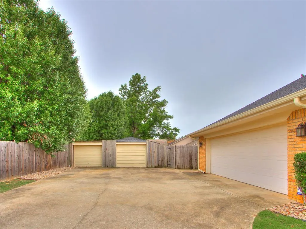 Photo 35 — 613 Inverness Court, Norman, OK 73072