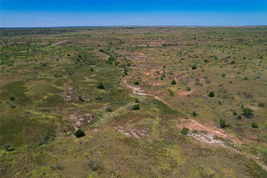 Photo 19 — 29845 E County Road 1470 Road, Mangum, OK 73554