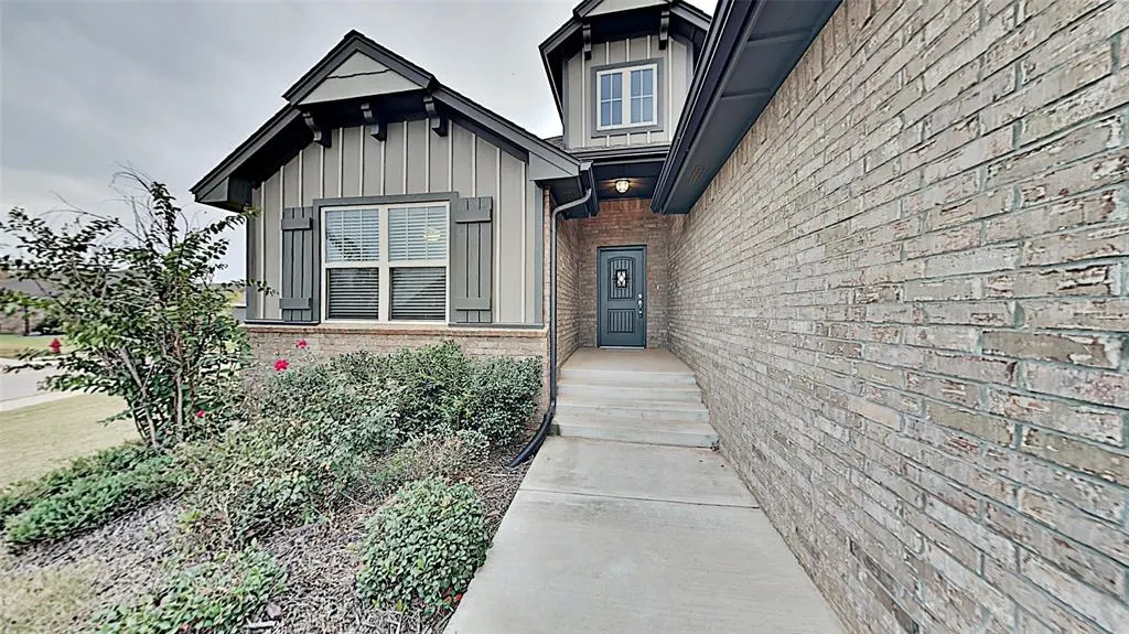 Photo 3 — 6224 Beverly Hills Drive, Edmond, OK 73034