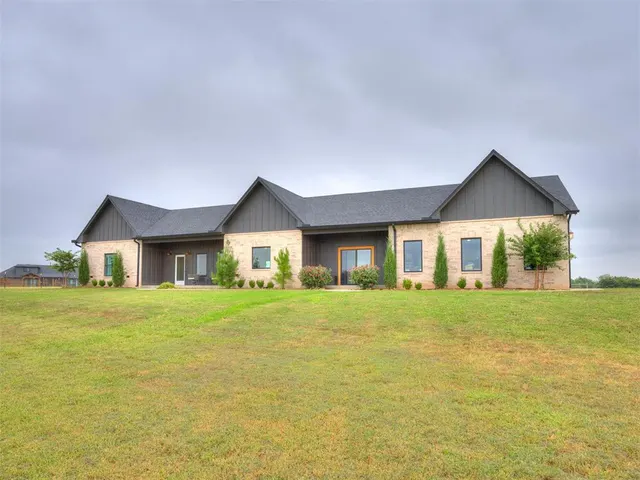 Photo 3 — 19050 Bobcat Ridge Court, Cashion, OK 73016