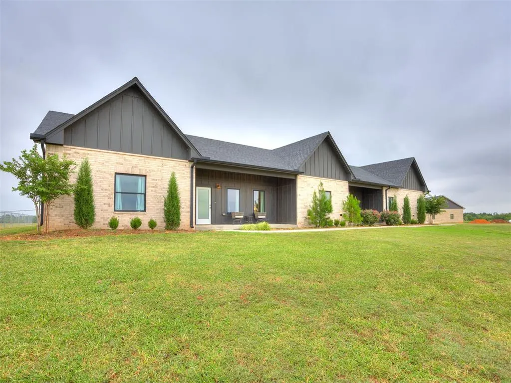 Photo 4 — 19050 Bobcat Ridge Court, Cashion, OK 73016