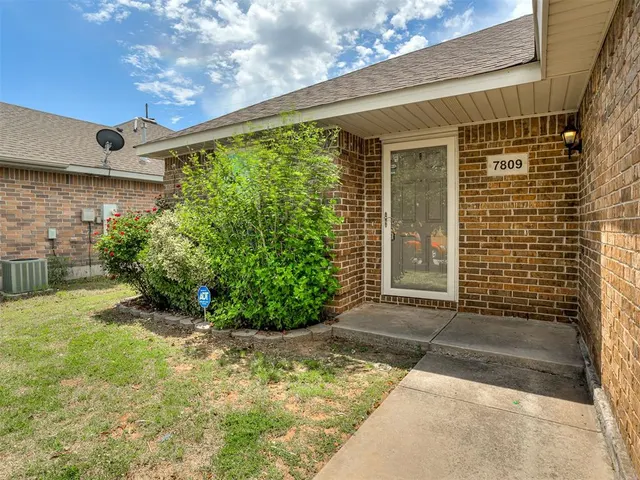 Photo 2 — 7809 Frye Lane, Oklahoma City, OK 73135