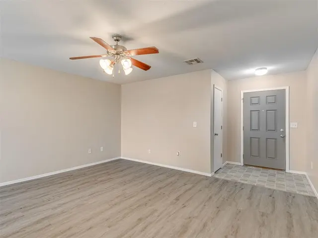 Photo 4 — 7809 Frye Lane, Oklahoma City, OK 73135