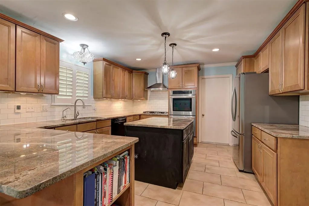 Photo 11 — 2400 Old Farm Road, Edmond, OK 73013