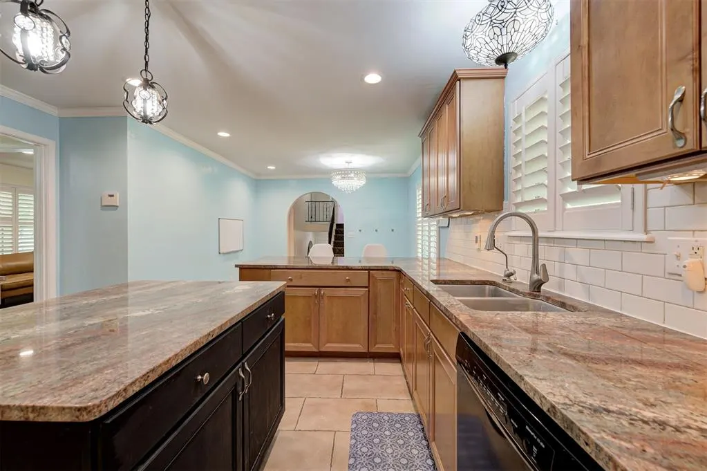 Photo 14 — 2400 Old Farm Road, Edmond, OK 73013