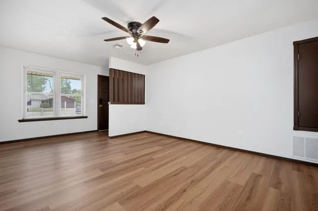 Photo 5 — 742 W Juniper Drive, Mustang, OK 73064