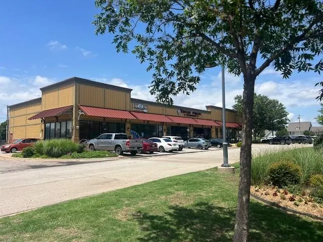 Front exterior — 180 W 15th Street 180, Edmond, OK 73013