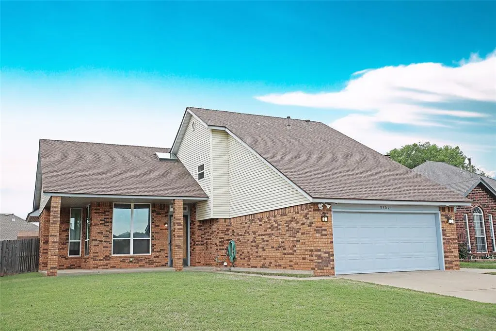 Front exterior — 9301 Buttonwood Avenue, Moore, OK 73160
