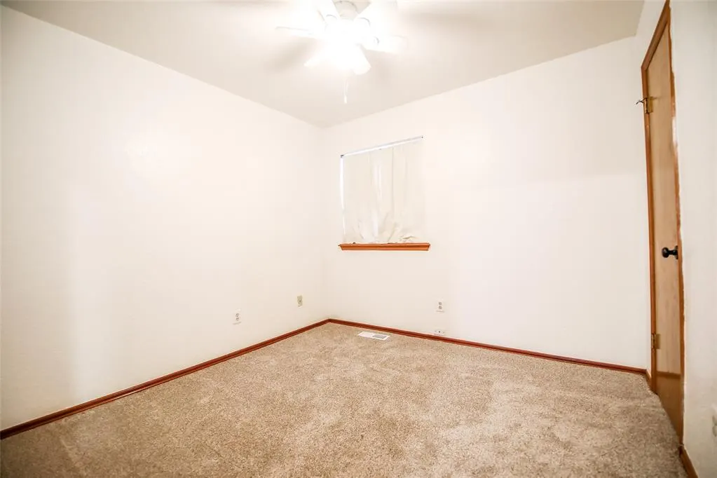 Photo 10 — 9301 Buttonwood Avenue, Moore, OK 73160