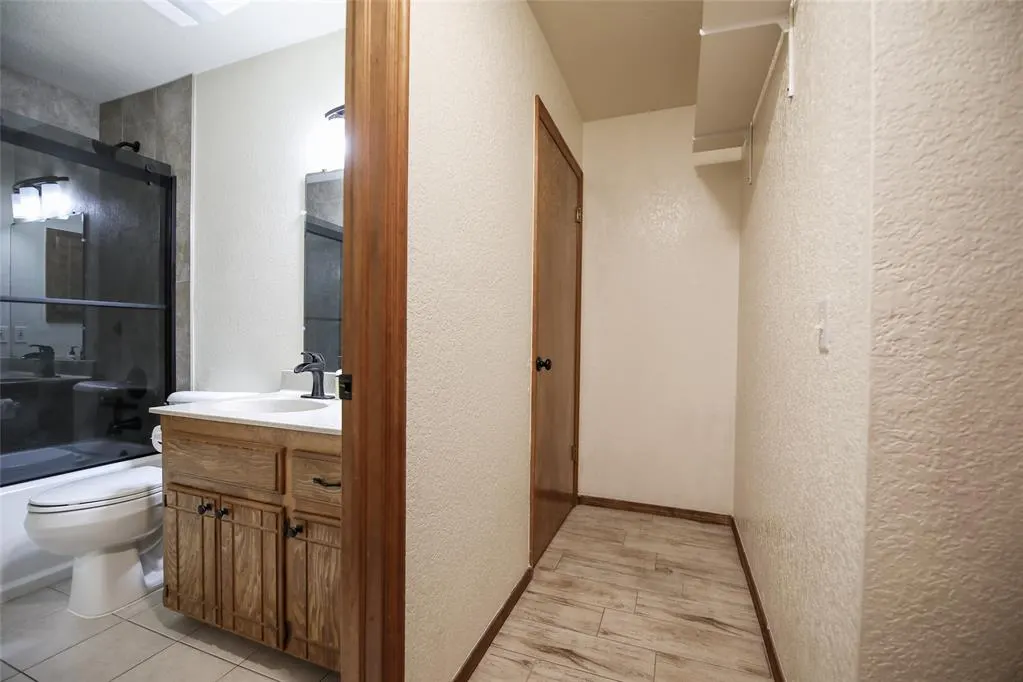 Photo 13 — 9301 Buttonwood Avenue, Moore, OK 73160